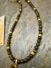 Load image into Gallery viewer, Dark Tone Labradorite Stone Beaded Necklace Set