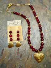 Load image into Gallery viewer, Cranberry Quartz and Hearts Statement Pendant Necklace Set