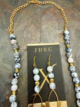 Load image into Gallery viewer, White Howlite and Agate Stone Pendant Necklace Set