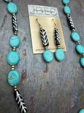 Load image into Gallery viewer, Stabilized Turquoise Stone Beaded Jewelry Set with Bone Beads