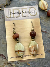 Load image into Gallery viewer, Green Onyx and Goldstone jewelry set with Chalcedony stone pendant
