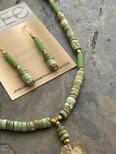 Load image into Gallery viewer, Green Turquoise Howlite jewelry set with Czech glass beads and heart link chain
