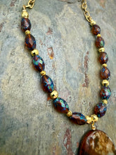 Load image into Gallery viewer, Dragon’s Vein Agate Pendant Necklace with Czech Glass Beads
