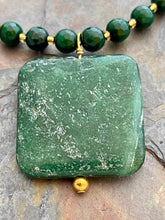Load image into Gallery viewer, Serpentine and Green Quartz jewelry set with gold accents
