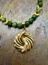 Load image into Gallery viewer, Faceted Green Serpentine Stone Beaded Necklace Set
