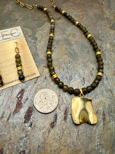 Load image into Gallery viewer, Dark Tone Labradorite Stone Beaded Necklace Set
