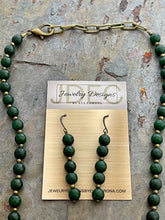 Load image into Gallery viewer, Serpentine and Green Quartz jewelry set with bronze accents
