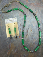 Load image into Gallery viewer, Green Quartz Stone Beaded Jewelry Set with Bone Beads
