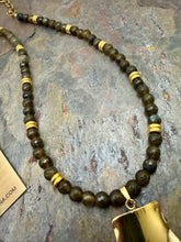Load image into Gallery viewer, Dark Tone Labradorite Stone Beaded Necklace Set
