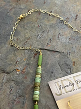 Load image into Gallery viewer, Green Turquoise Howlite jewelry set with Czech glass beads and heart link chain
