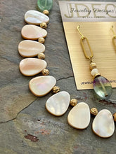 Load image into Gallery viewer, Agate, Mother of Pearl and Fluorite stone jewelry set
